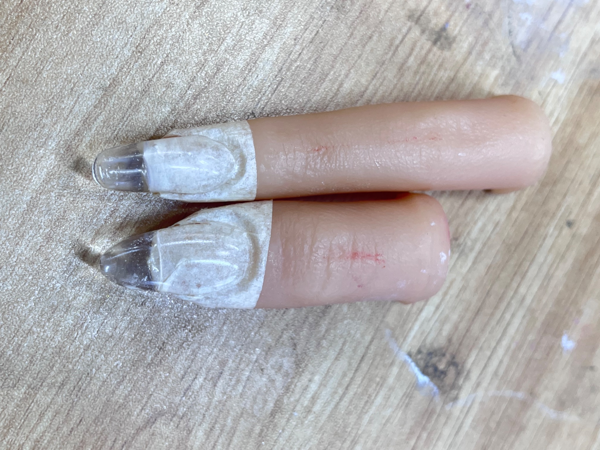 Kỹ thuật sơn Gel trên móng thật không mất Shape