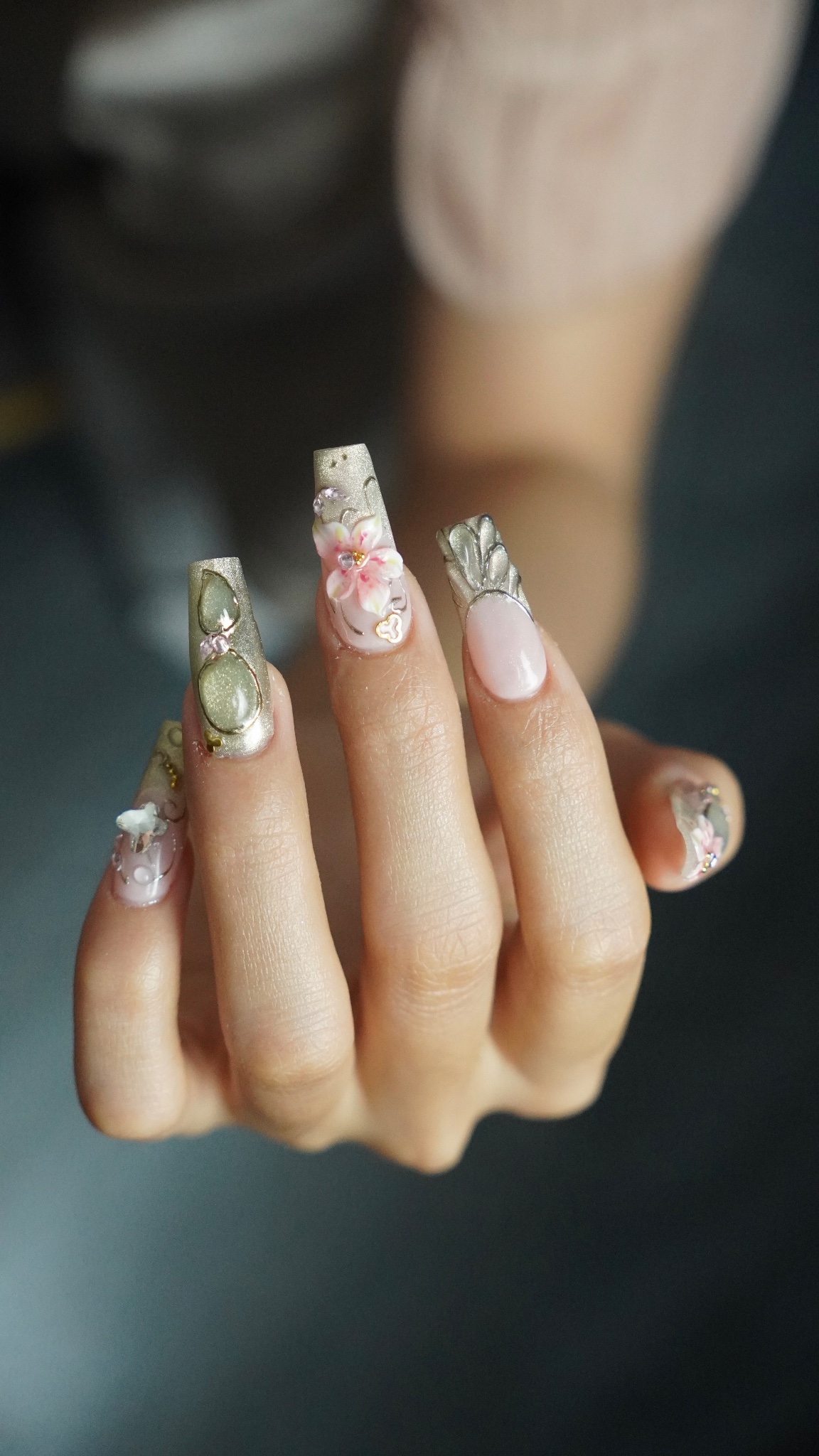 Kỹ thuật xử lý các dạng móng tay cụp, vểnh, nghiêng của khách hàng